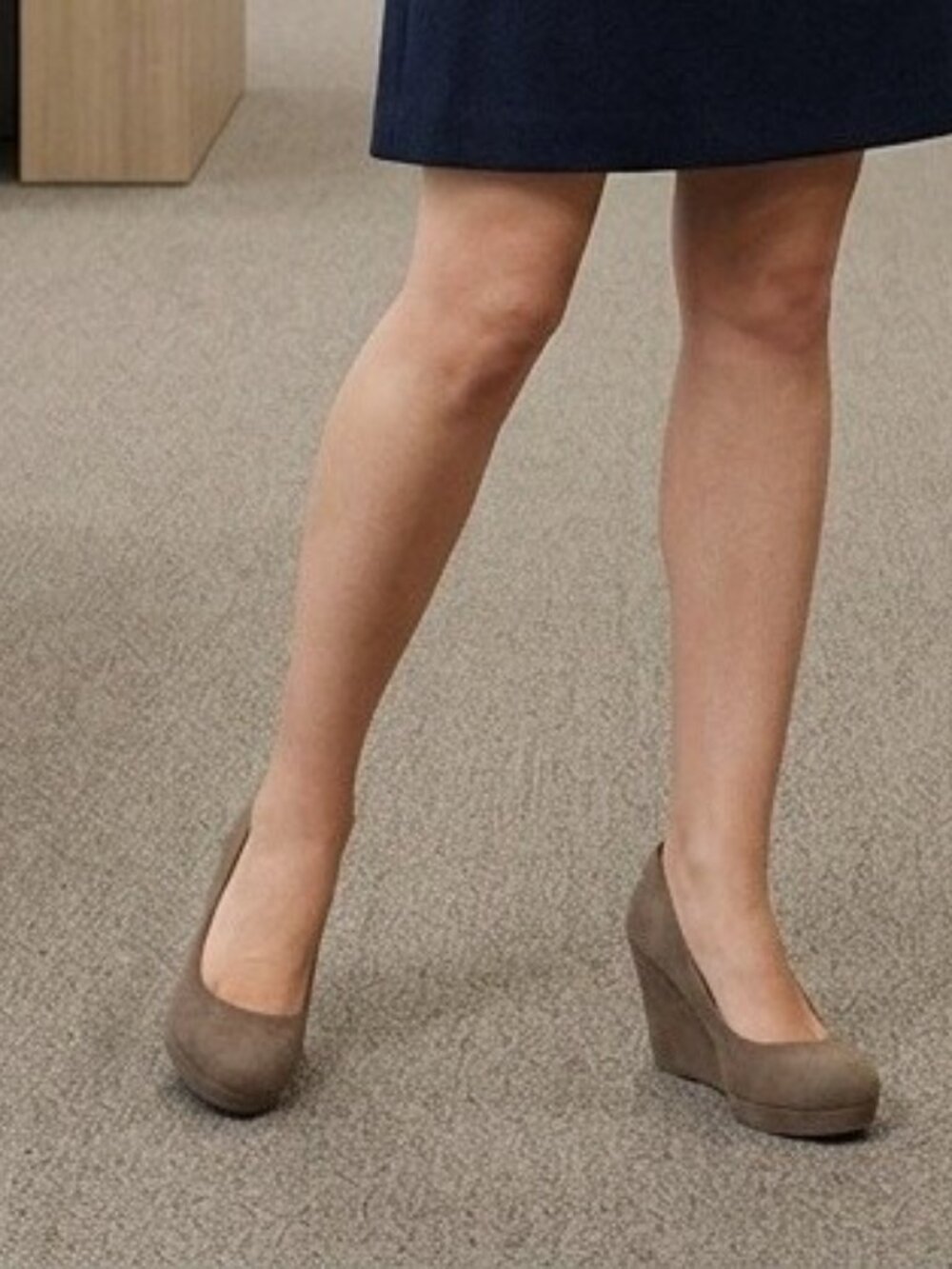 Women's New Platform Wedge Shoes Suede High Heel Size 10 Taupe